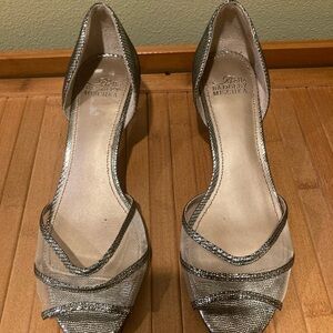Badgley Mischka Women's Silver Mesh Heels